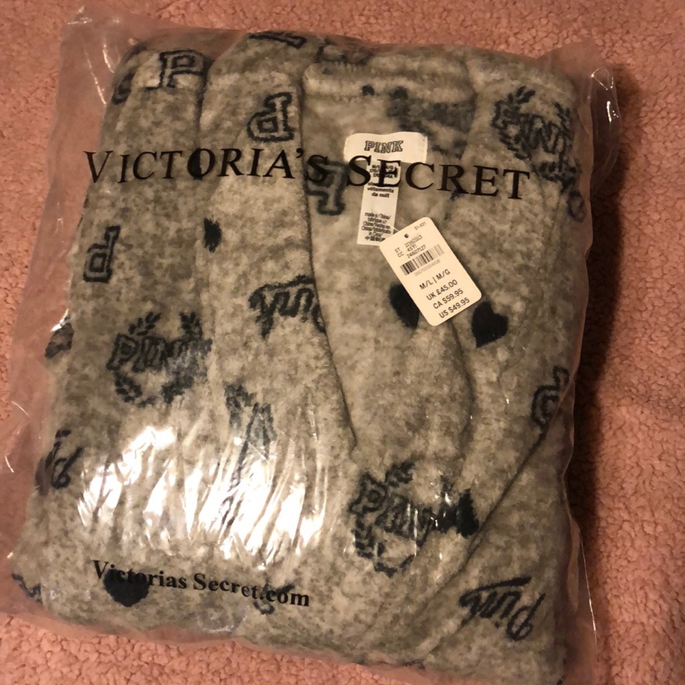 Pink! Victoria’s Secret Bathrobe